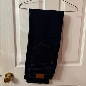 Ladies Lands End dark jeans Sz4L straight legs! 31 inseam!Excellent condition!